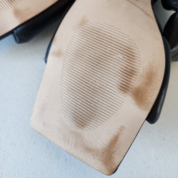 Alohas Sandals "LIKE NEW" - Picture 13 of 16